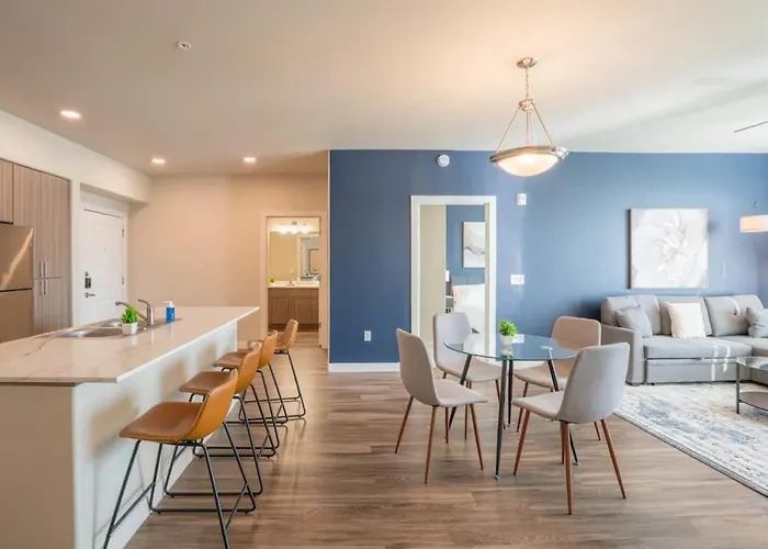Posh 2bd - Gym, Pool, Parking, W-d - Sleeps 8 Apartamento *
