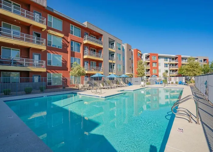 Posh 2bd - Gym, Pool, Parking, W-d - Sleeps 8 Tempe