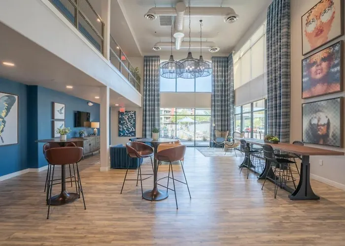 Posh 2bd - Gym, Pool, Parking, W-d - Sleeps 8 Tempe