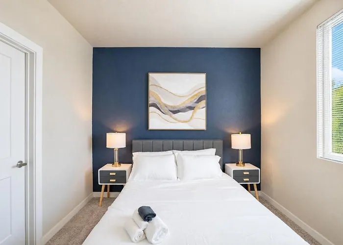 Posh 2bd - Gym, Pool, Parking, W-d - Sleeps 8 * Tempe