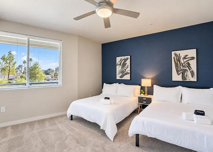 Posh 2bd - Gym, Pool, Parking, W-d - Sleeps 8 * Tempe