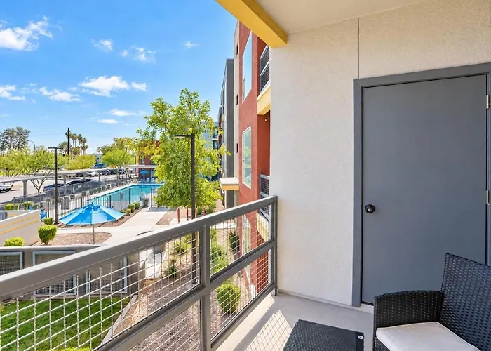 Posh 2bd - Gym, Pool, Parking, W-d - Sleeps 8 Apartamento *